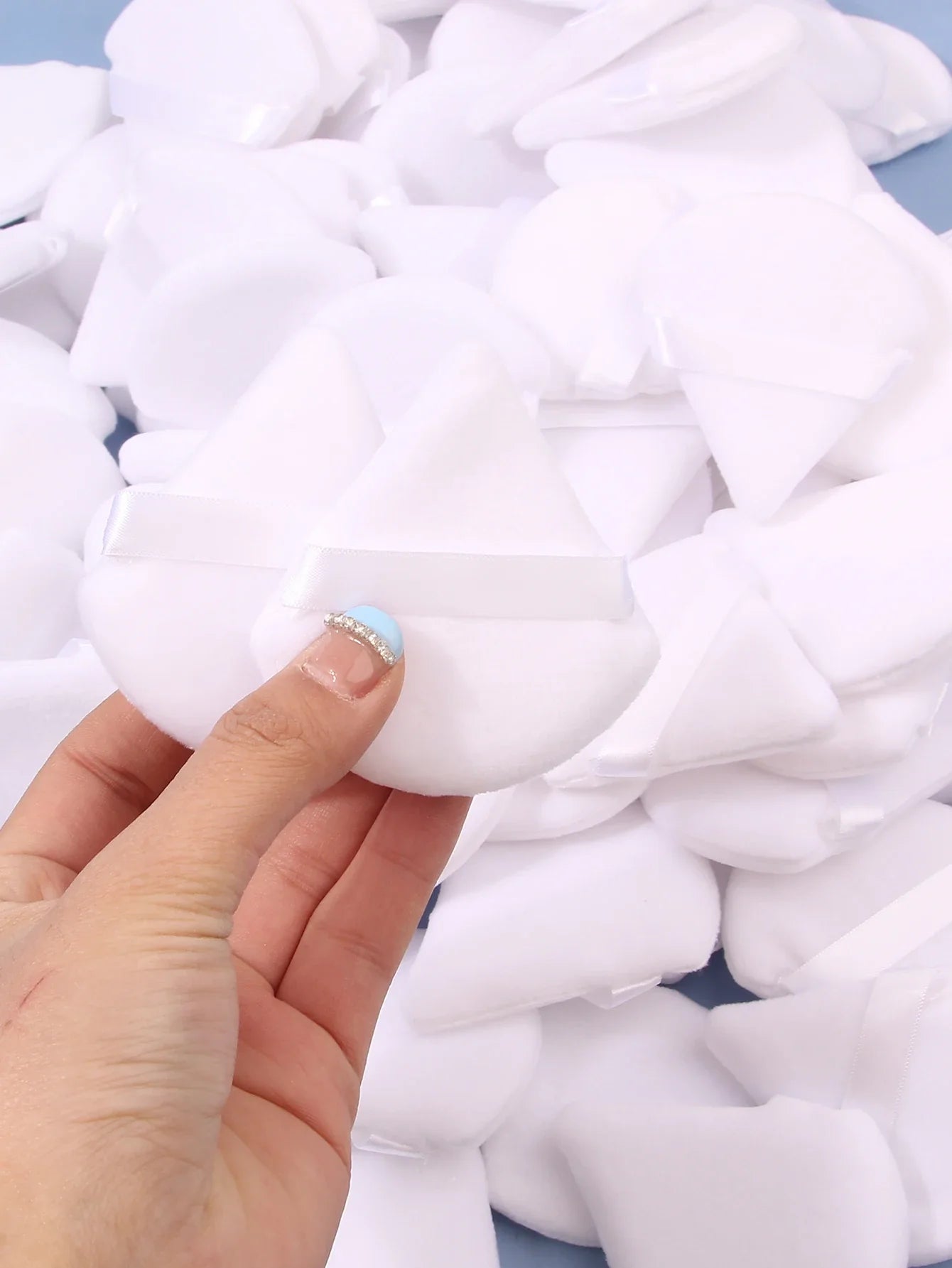 50Pcs Mixing colors randomly Triangle Powder Puff For Loose Powder Liquid Cosmetic Soft Plush Powder Puff Makeup Foundation Puff