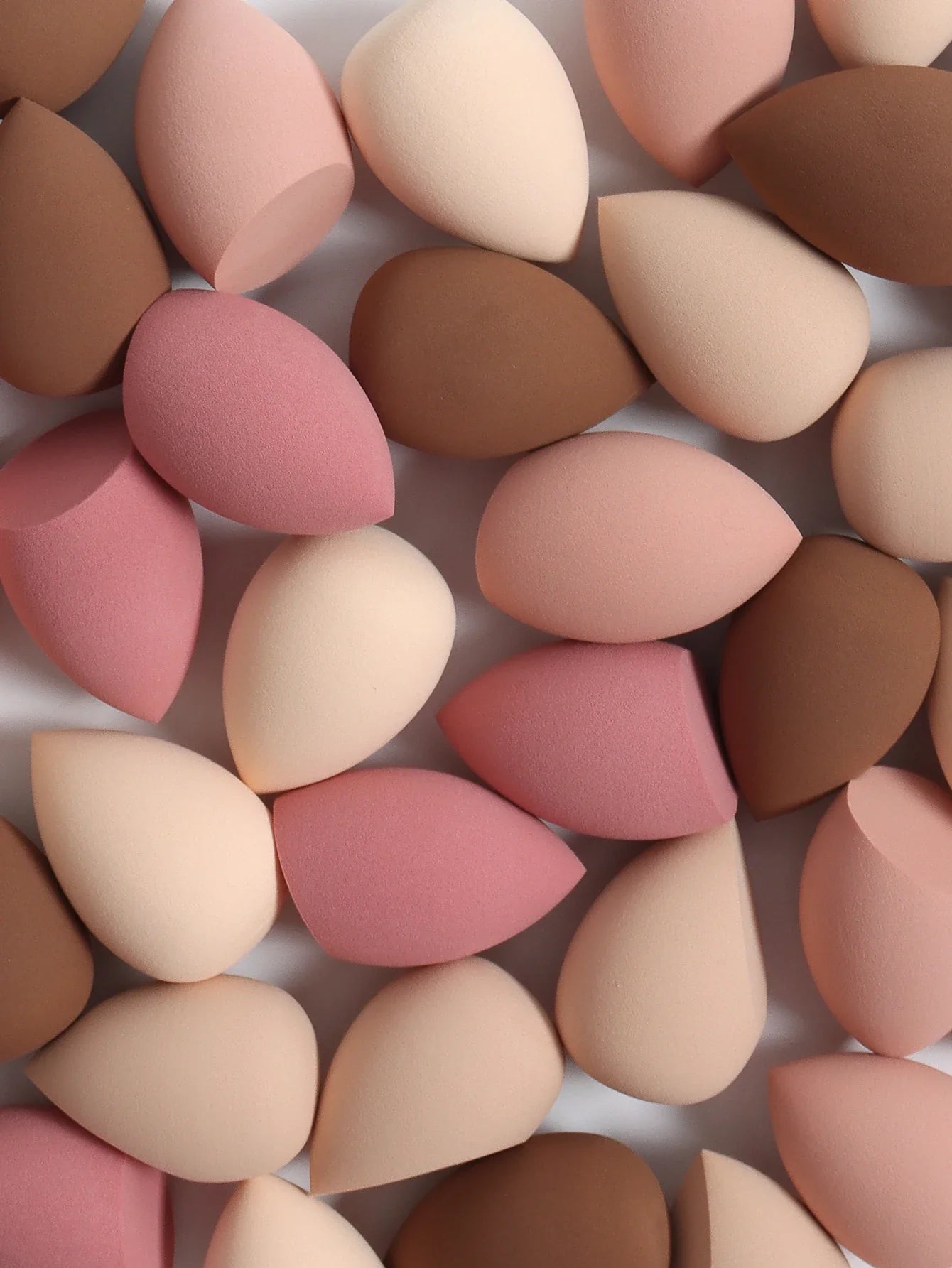 30 Beauty Eggs (Makeup Sponges) Foundation Make-Up Mixed Beauty Sponge, Liquid, Cream and Powder Without Blemish, Multi-Color C