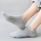15 Pairs Unisex Low Cut Socks - Fashionable Solid Colors, Ultra-Soft & Featherweight - Ideal for Everyday Wear, Versatile Ladies & Gents Stockings & Hosiery Value Pack